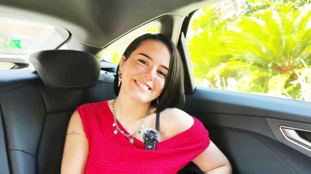 JacquieEtMichelTV – Rose – Rose is blowing out two big candles for her 20th birthday!