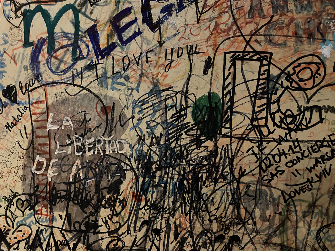 16E29D7B-8EED-439D-8663-D6BFDC5B897E