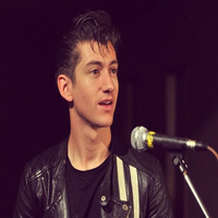 8016-alex-turner-z-arctic-monkeys-1.png