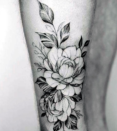 Black-and-white-flower-tattoo 512235 (18)