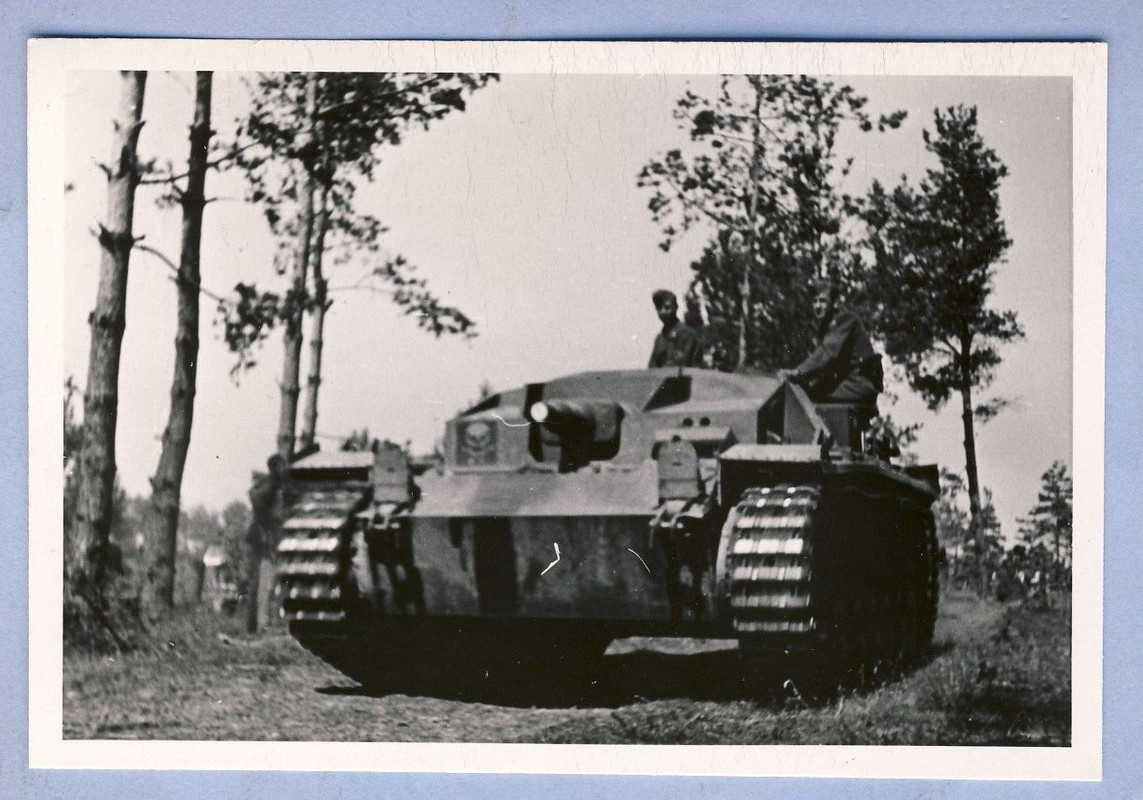 Sturmgeschütz mit Totenkopf Staffelabzeichen-Ken