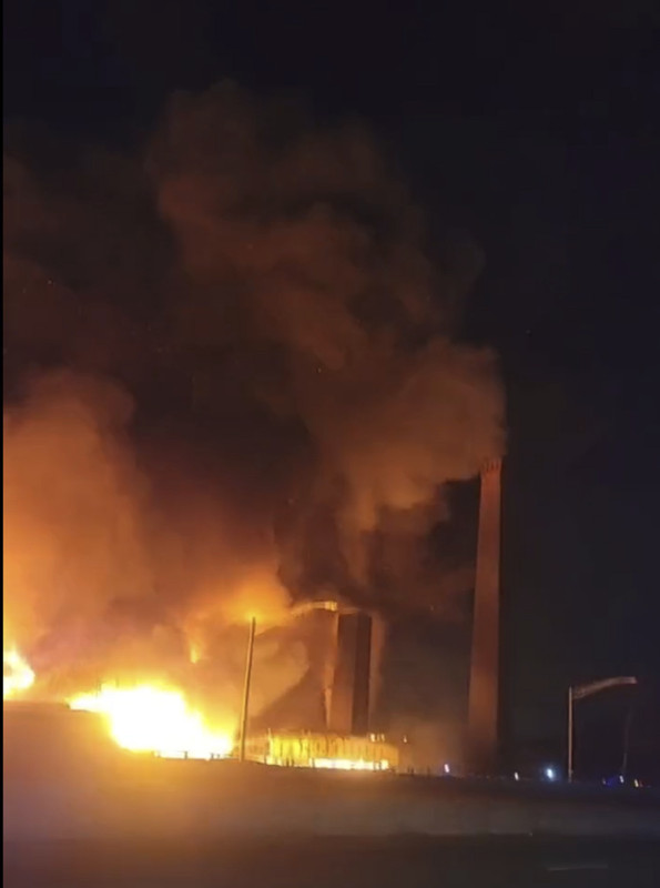 Fábrica de cloro se incendia en Nueva Jersey, un bombero resulta herido