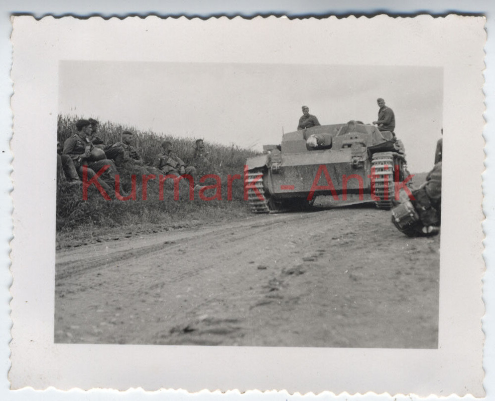 Foto Wehrmacht Inf. Reg.21 Frankreich Stug Sturmgeschütz Panzer