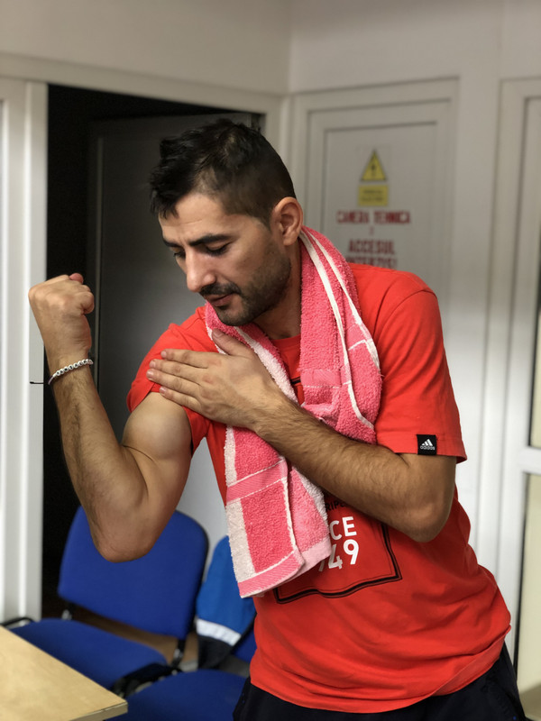 BD4D00CB-7D30-4054-8575-490F0E32D7C2