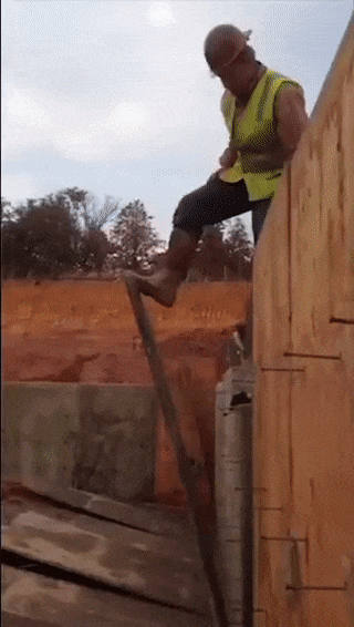 https://i.postimg.cc/qRdttXjX/ezgif-4-0b46a2cf88f7.gif