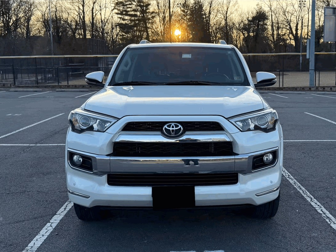 Main vehicle image