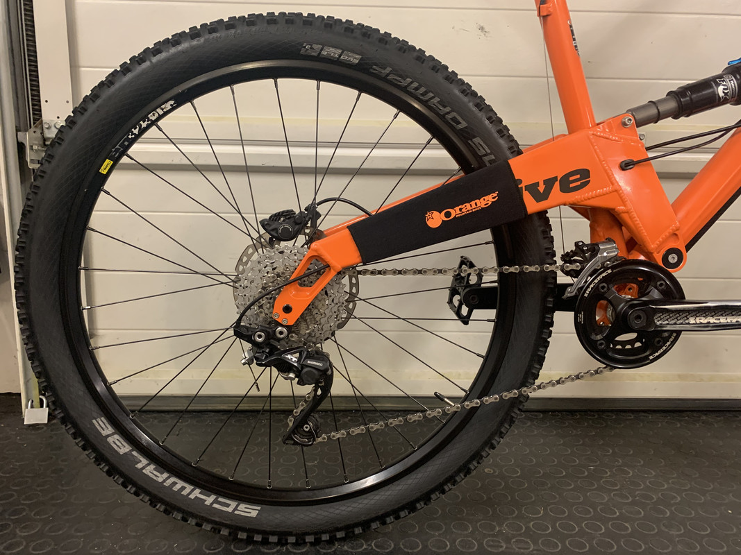 6E902A68-DD79-4610-B1E6-455BBB1E5717