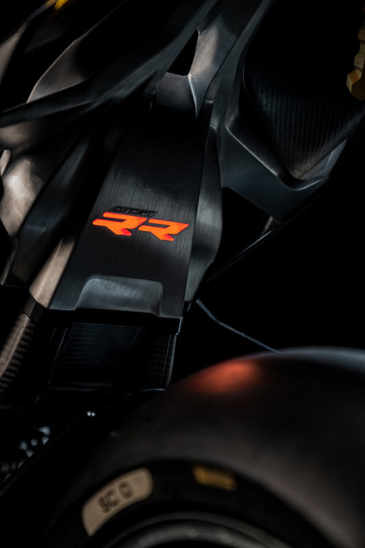 P90599077_highRes_bmw-motorrad-concept