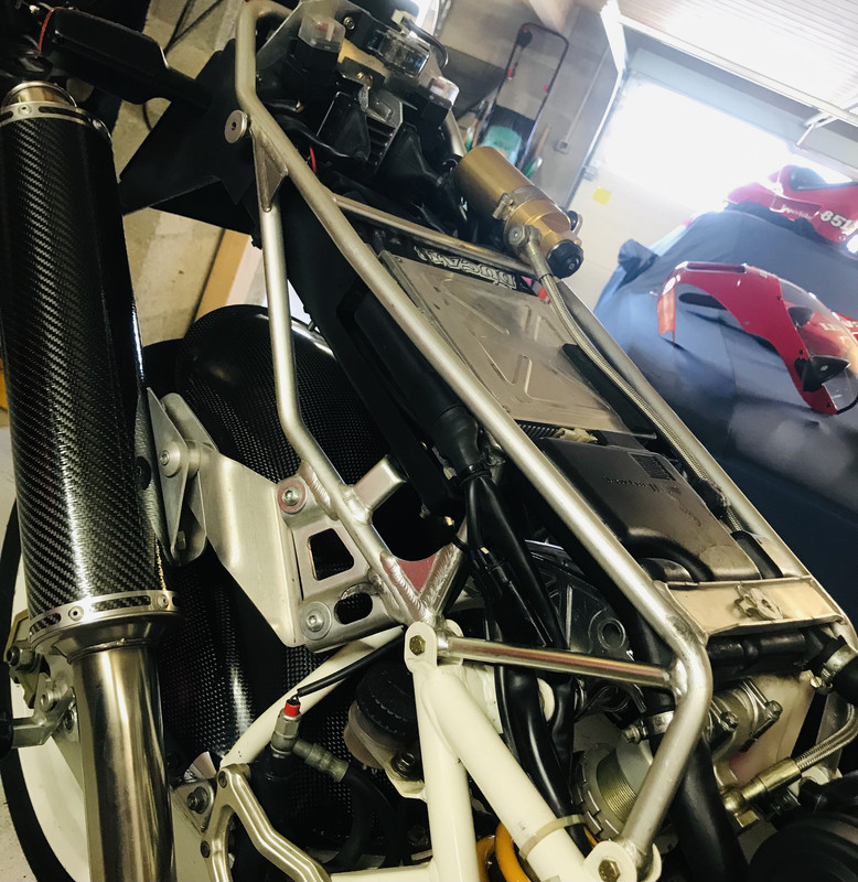 A6387C34-A9E1-472F-911C-92973C91FBAB