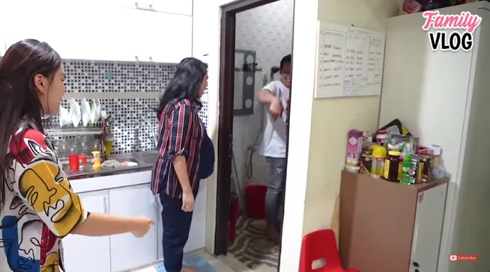 Andhika Pratama penasaran dengan toilet di rumah Ayu Ting Ting