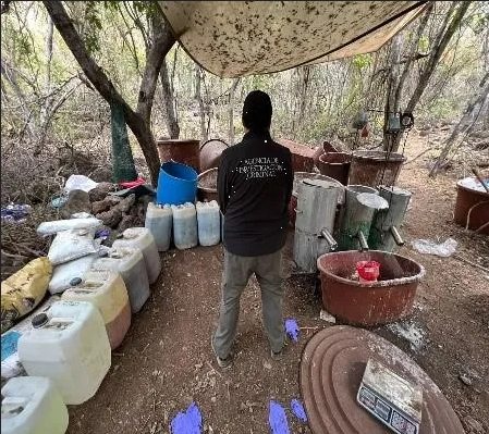 Golpe al narco: Aseguran laboratorio clandestino de metanfetamina en Sinaloa