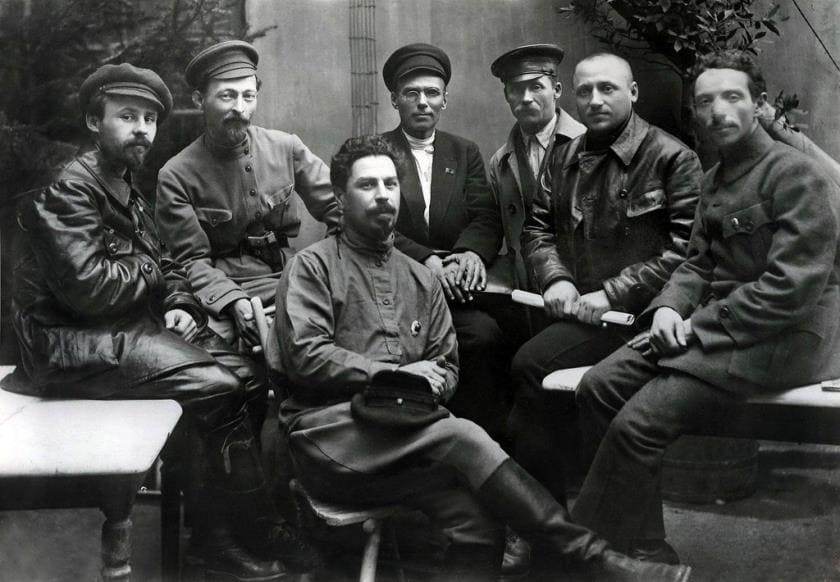 Ф. Э. Дзержинский среди сотрудников ВЧК. 1919 г.