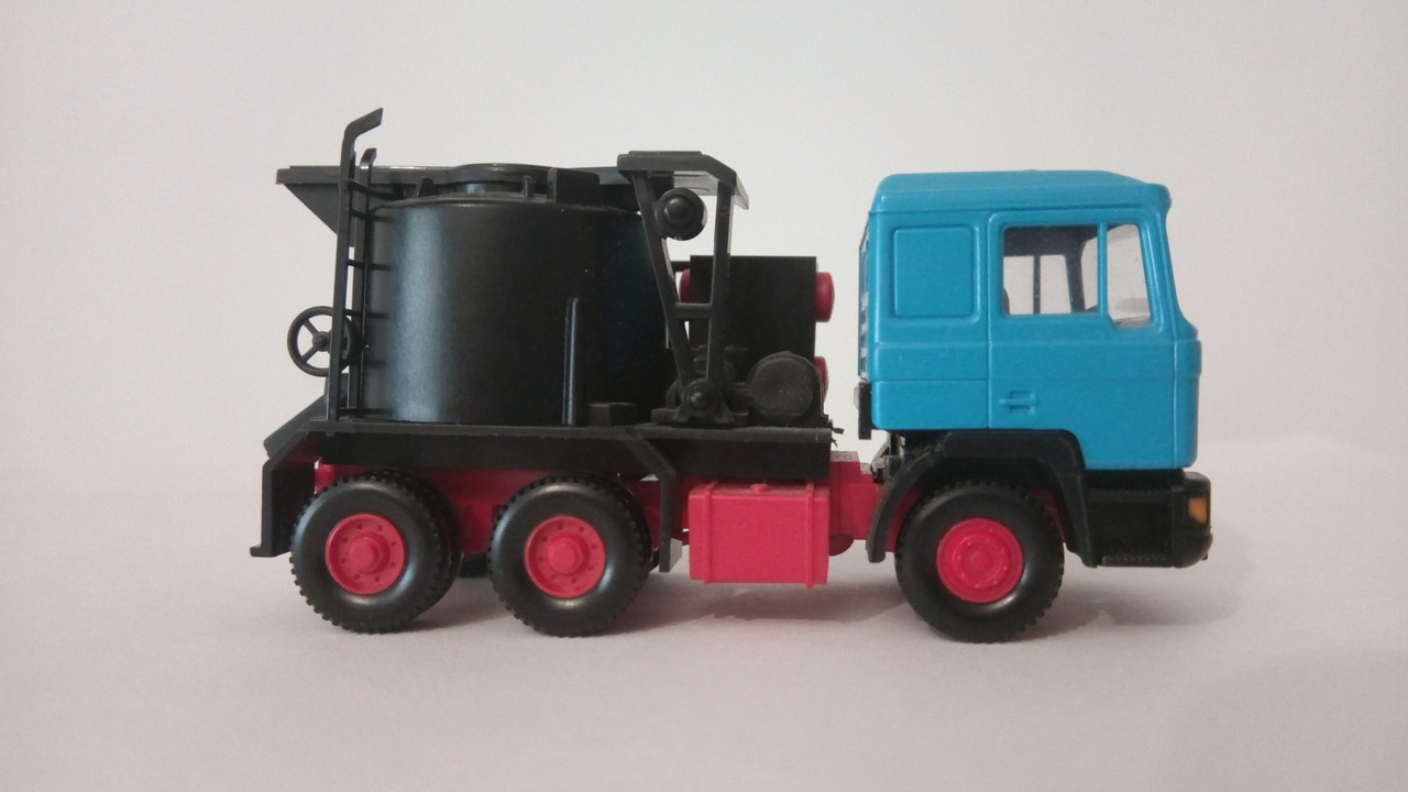 Mach (8990)