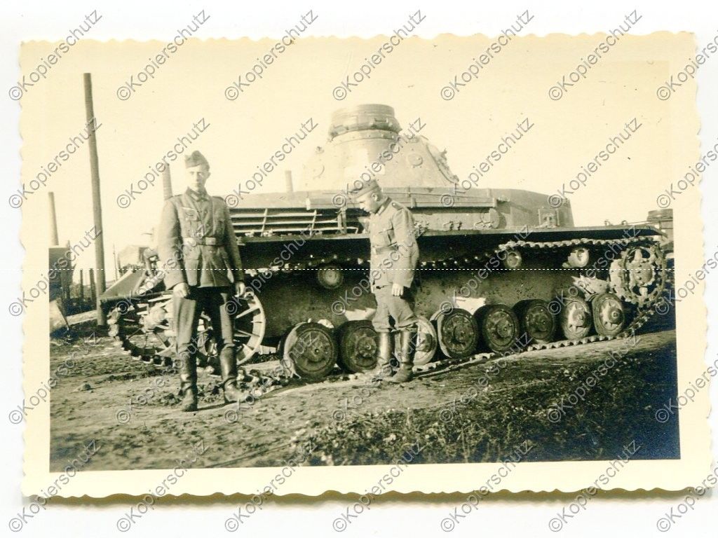Foto, Wehrmacht, Nahaufnahme, zerstörter Panzer,