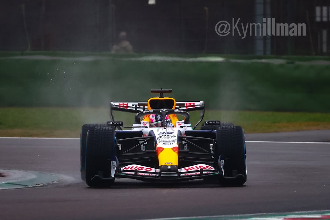 G-Gx-T4NWg-AMj-Gbo-format-jpg-name-mediu