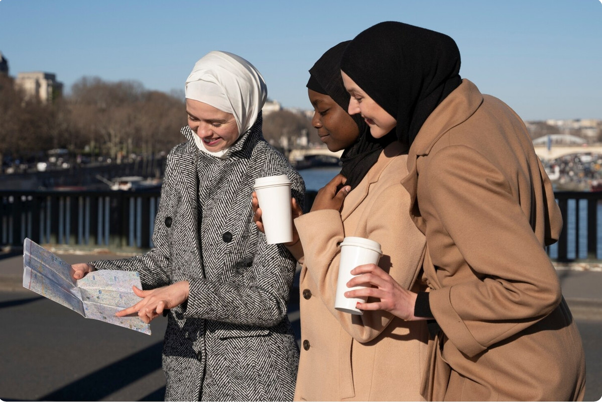 C:\Users\lenovo\Pictures\Saved Pictures\muslim woman\Screenshot_29-10-2025_91311_it.freepik.com.jpeg