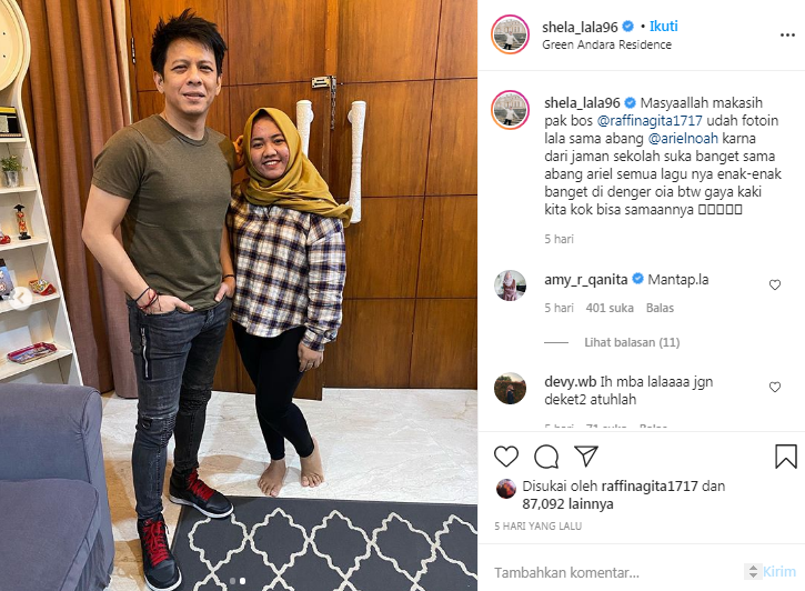 Lala bersama Ariel NOAH