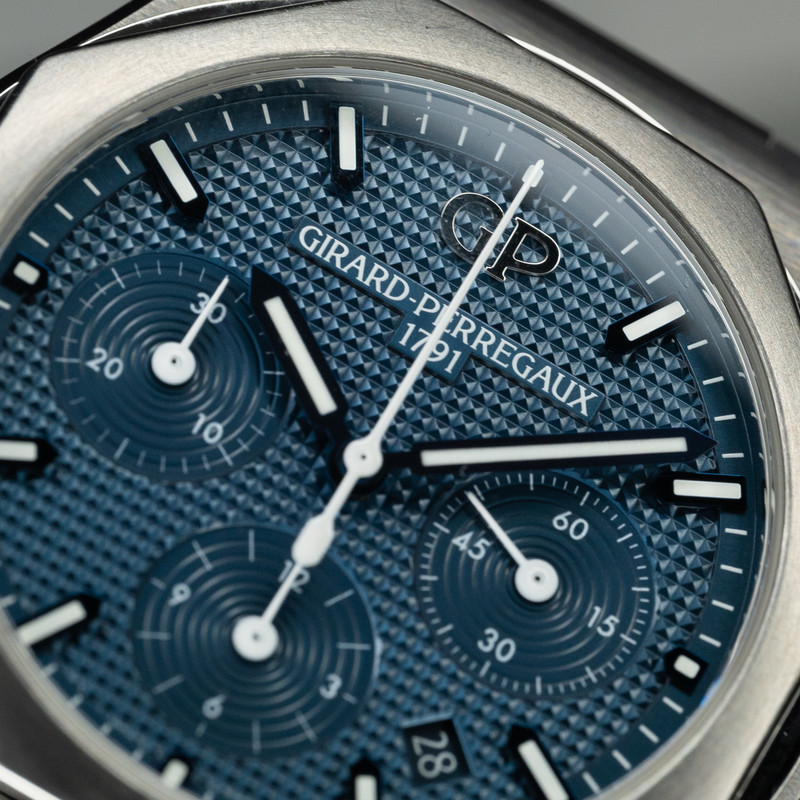Girard-Perregaux Laureato Chronograph 42 - Image 6