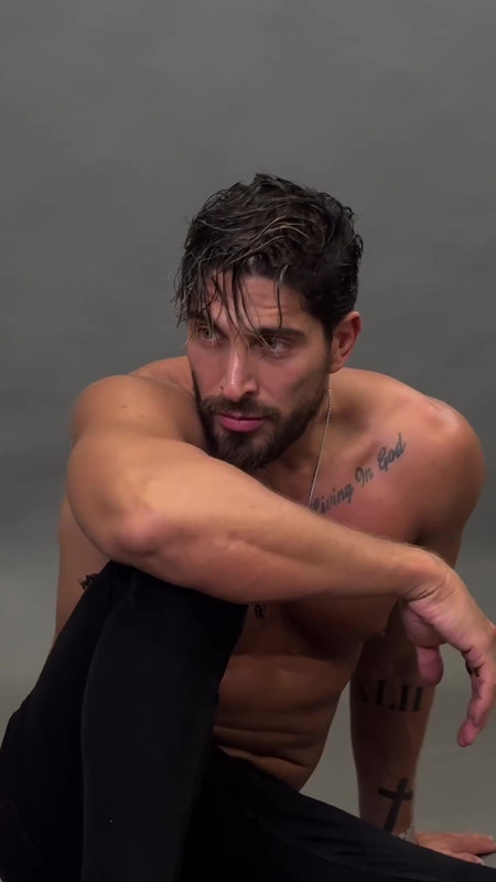 vlcsnap-2024-05-25-23h00m45s072