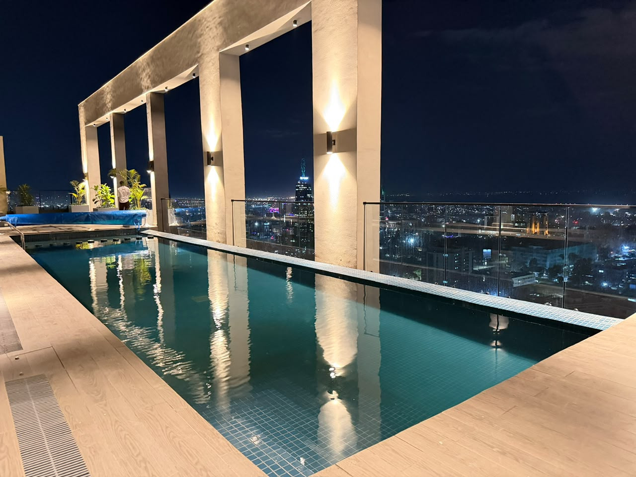 Infinity Rooftop Swimming Pool Skyline