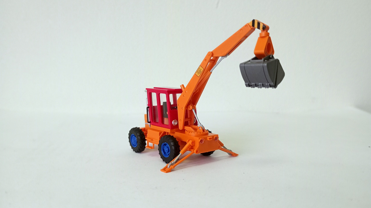 Mach (3841)