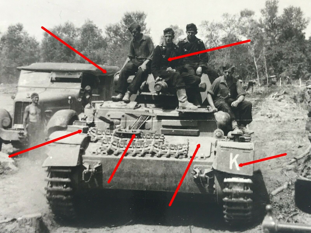 Foto, Panzergruppe Kleist im Kaukasus, Panzer mit Besatzung, TOP (1)