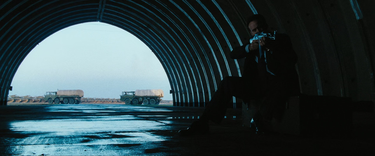 Lord of War 2005 (1080p x265 10bit Tigole).mkv_snapshot_00.44.59