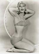 Barbara-Eden-d27