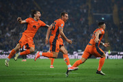 GKr-Aqi5-XIAANw7-J.jpg