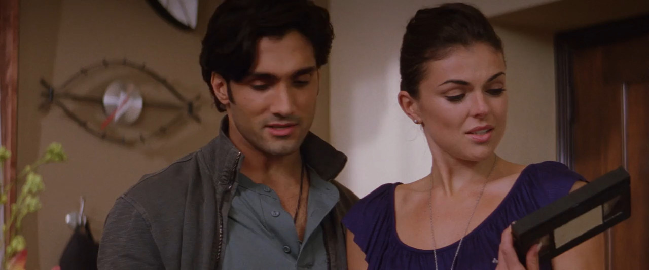 Jinn 2014 BluRay [Hindi + Tamil + Telugu + English] 480p 720p ESub Screenshot