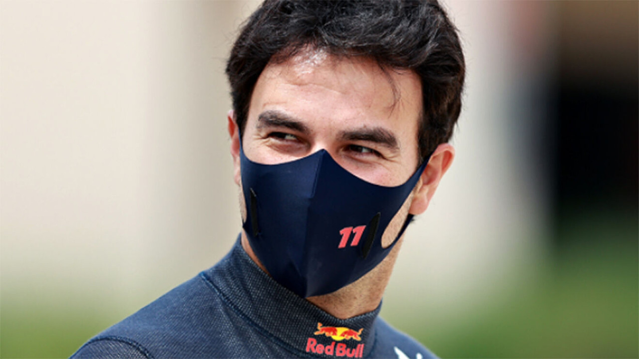 Checo Pérez propone que los pilotos contagiados de COVID-19 sí puedan correr