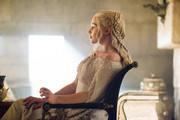 emilia-clarke-game-of-thrones-99