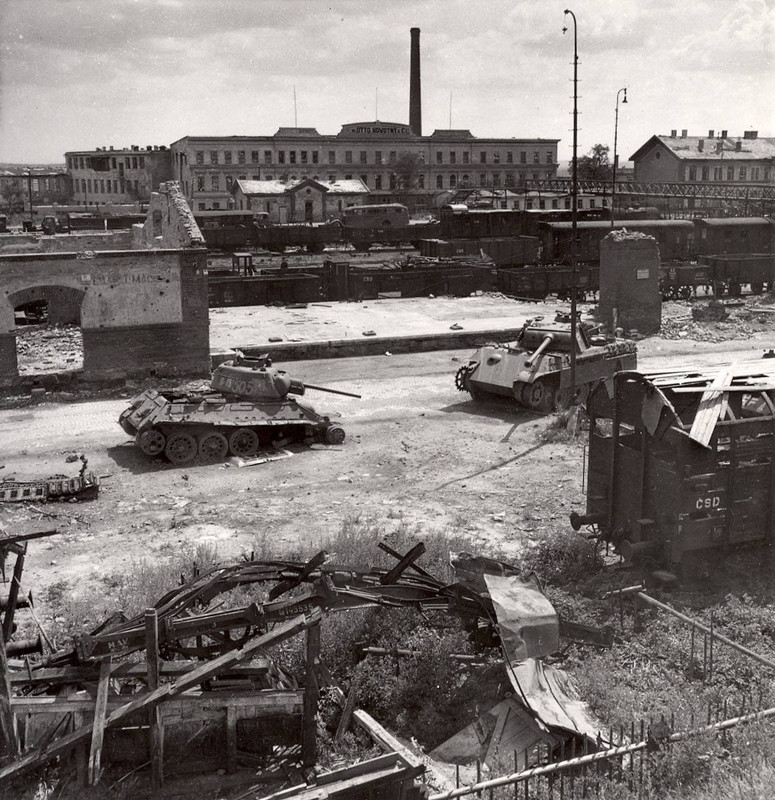 0_da98c_4fc7d7b_orig (1)