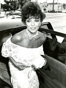 Joan-Collins-h12