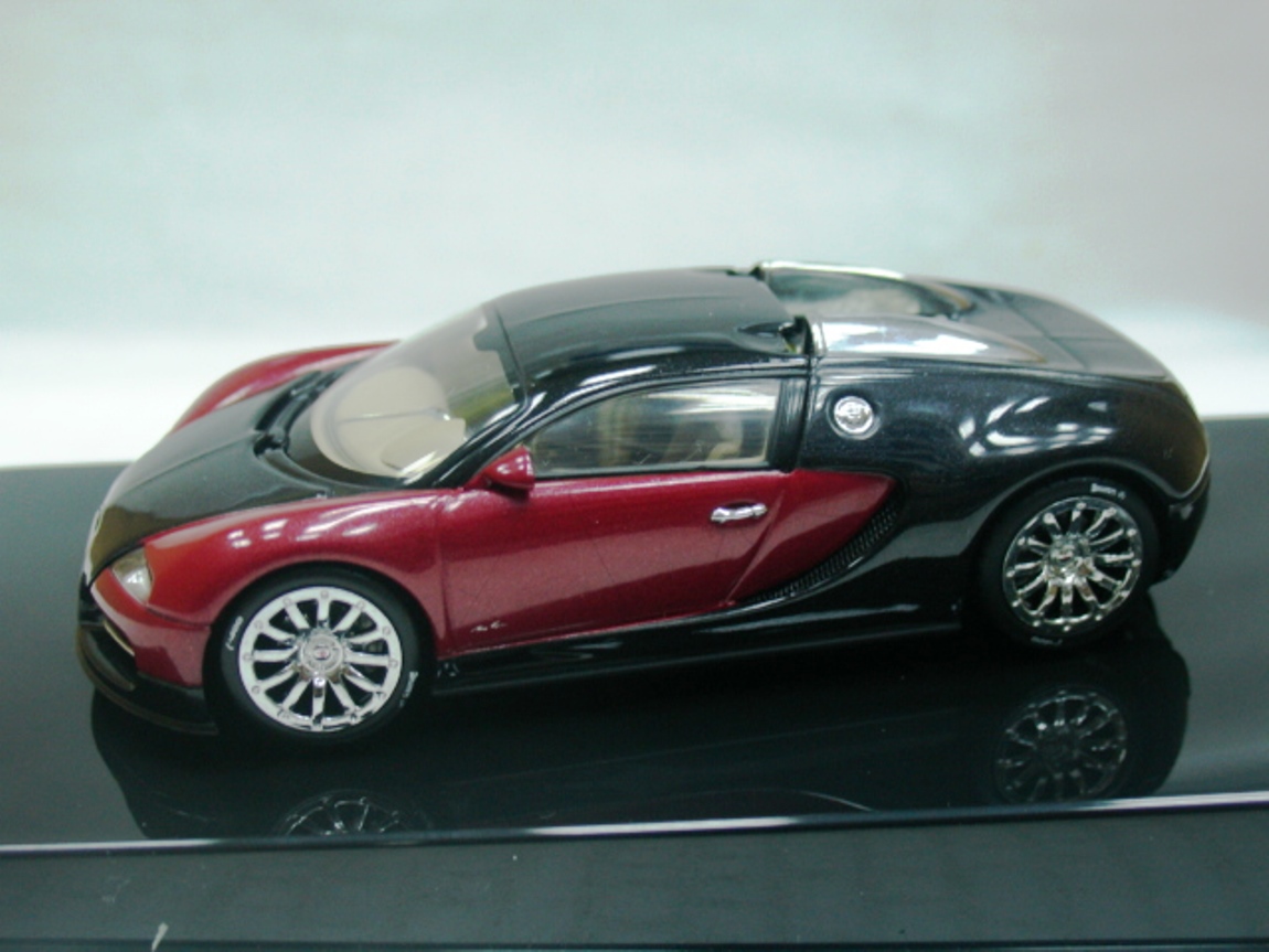 WOW EXTREMELY RARE Bugatti EB 16.4 Veyron 2001 Red Black Dealer 1