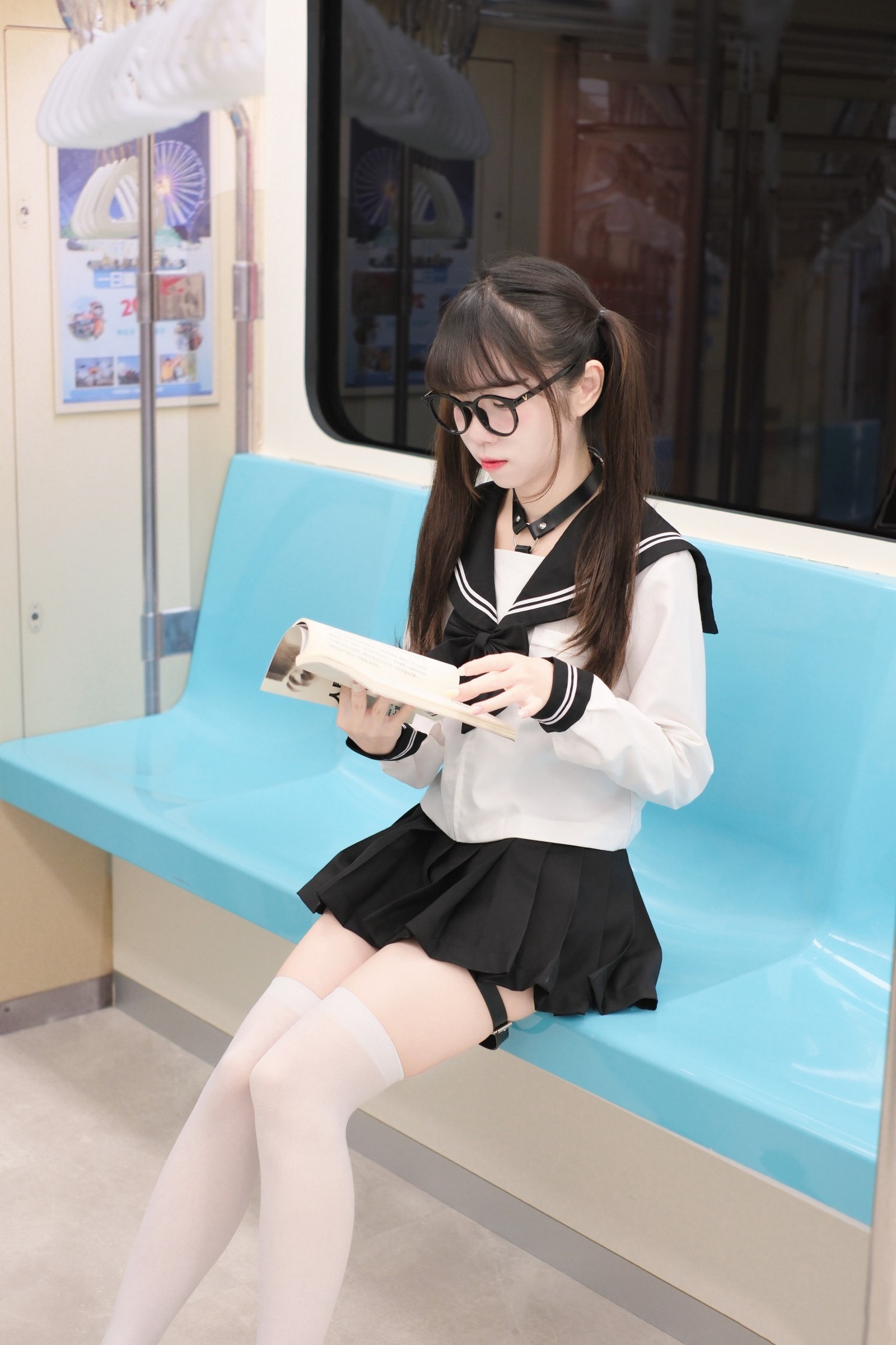 可可小白兔 電車上の女高中生 写真集 – 场景系主题 高清图集 [70P-40.5M]插图