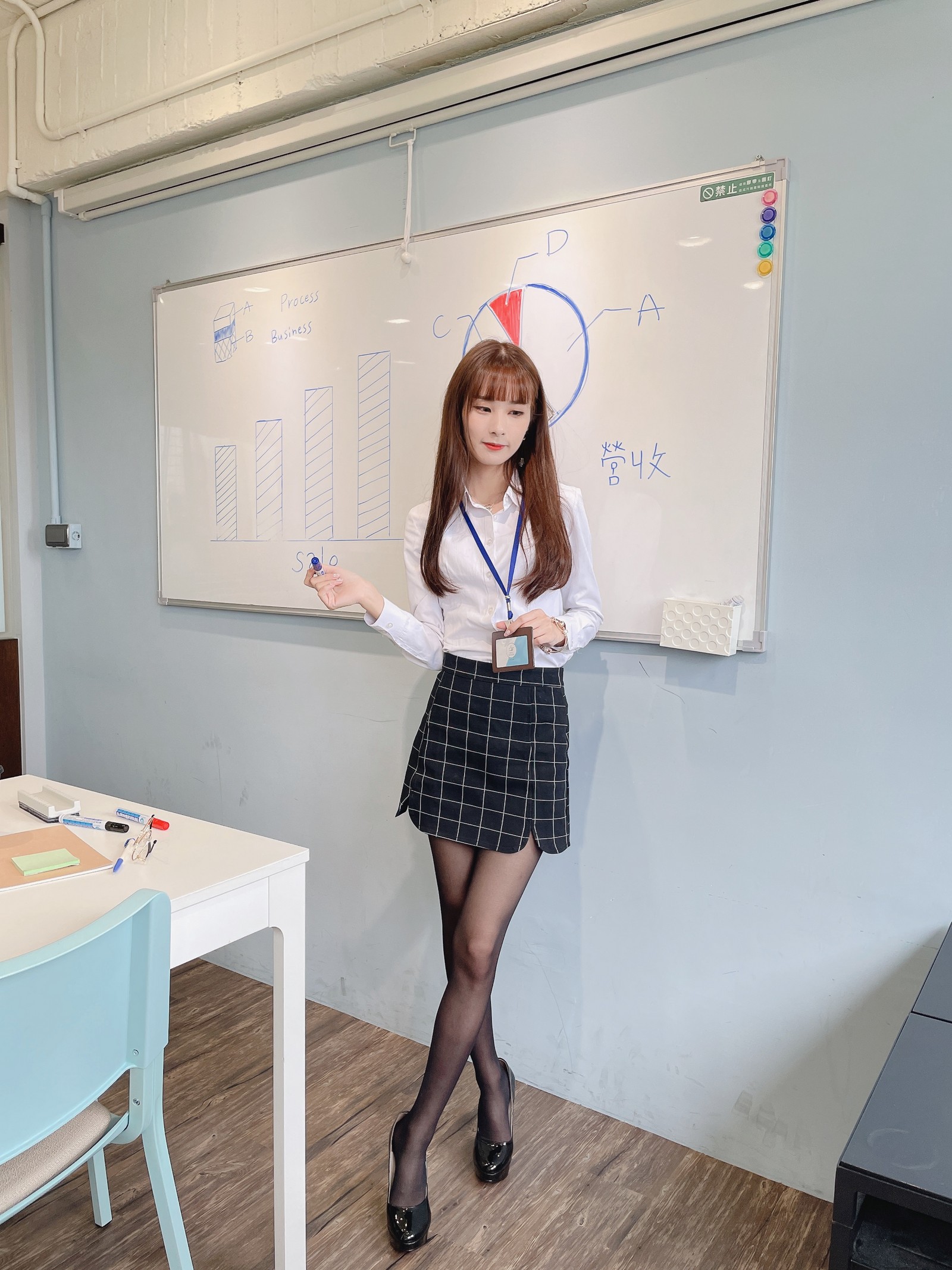 泥泥汝 OL 女郎 B 主题 写真＋视频合集｜高人气职业风作品（350P｜12V｜840MB）插图9