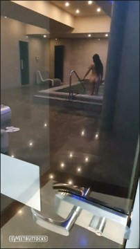 [Image: Voyeur30035104214.jpg]