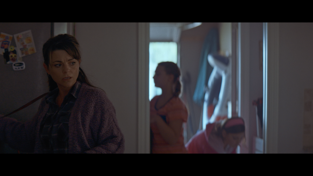 mpv-shot_The.Dark.and.the.Wicked.2024.2160p.UHD.BDRemux.HDR.HEVC-Нечипорук_01_25_34_0010