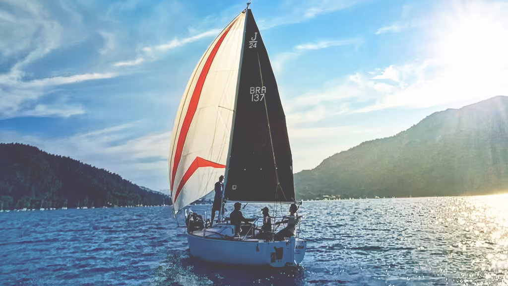 Veleiro Carapau, aulas de vela em Ubatuba