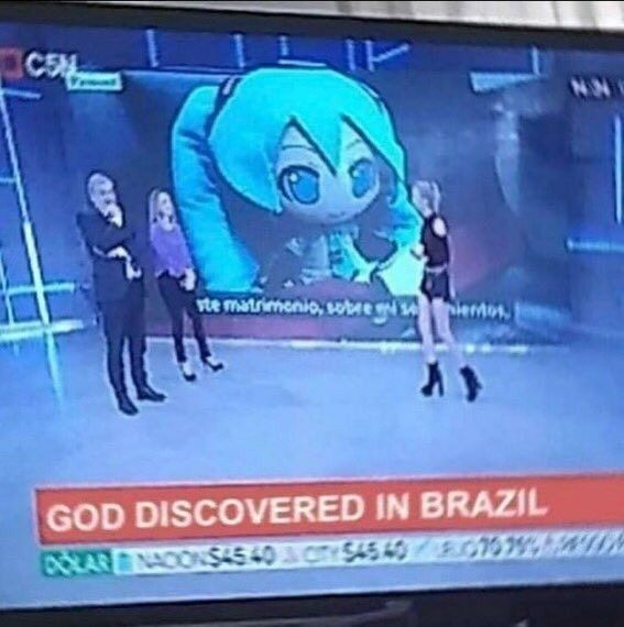 https://i.postimg.cc/qq2C1KHn/MIKU.jpg