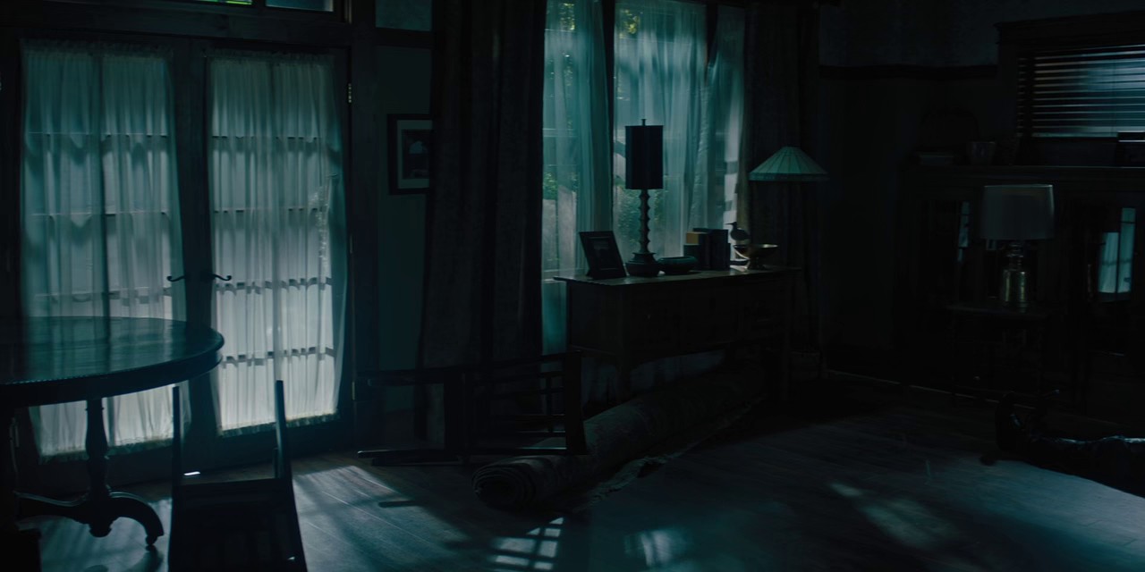 Hereditary-2018-Hindi-English-Blu-Ray-720p-HEVC-AAC-2ch-ESub-mkv-0006