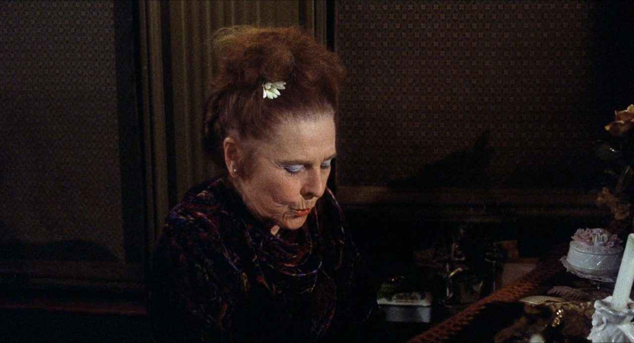 Harold and Maude 1971 Criterion.mkv_snapshot_00.44.56_[2017.12.1