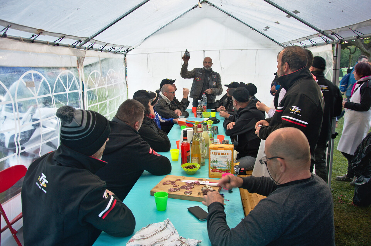 Vmax Tour 2019 au TT à l'île de Man R-DSC9678