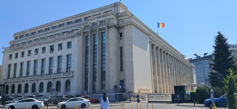 Museo militar nacional, arco de triunfo y museo nacional del pueblo. - Bucarest: Le petit Paris de l’est (19)