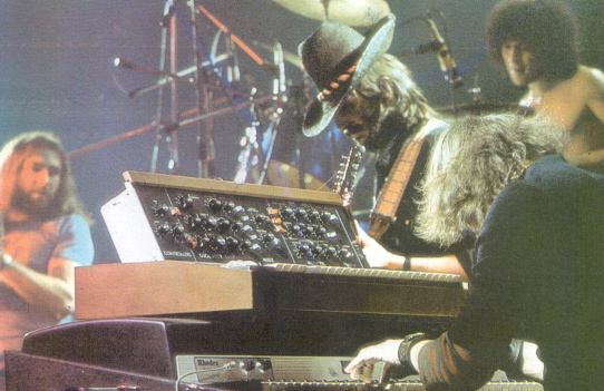 https://i.postimg.cc/qqB5PKtV/BOOM-1977-Smak.jpg