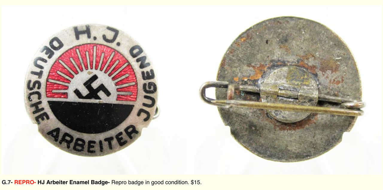 Insigne HJ 1er type et medailles sport Repro-1