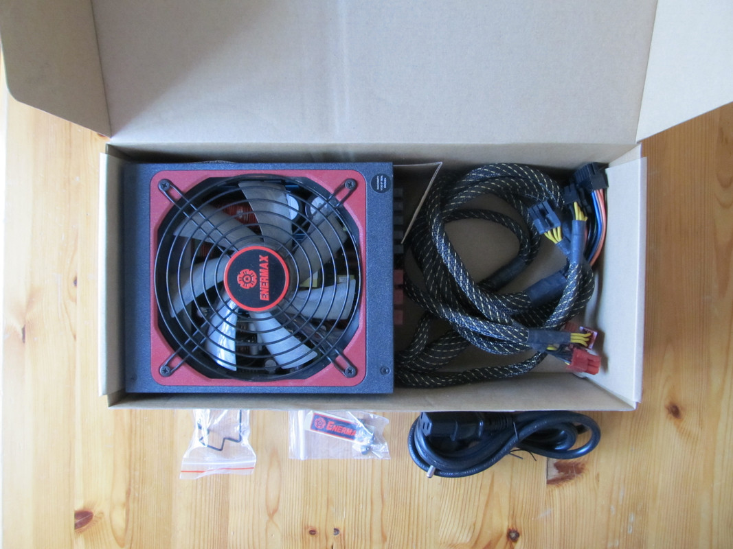 4-ENERMAX_REVOLUTION_920W