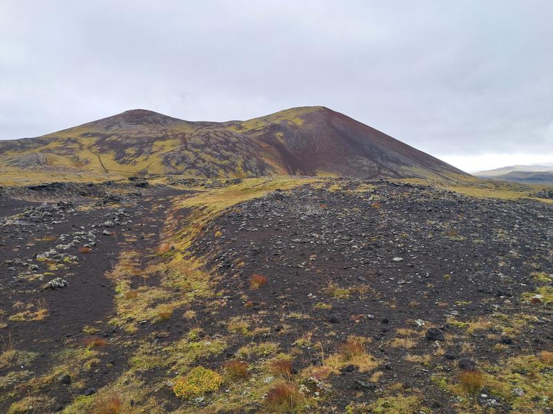 Tejados de turba, cañones y campos de lava, Península Snaefellnes - Islandia, donde la tierra ruge. (14)