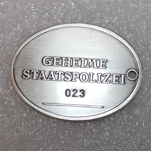 Placa de un agente de la Gestapo Placa de un agente de la Gestapo